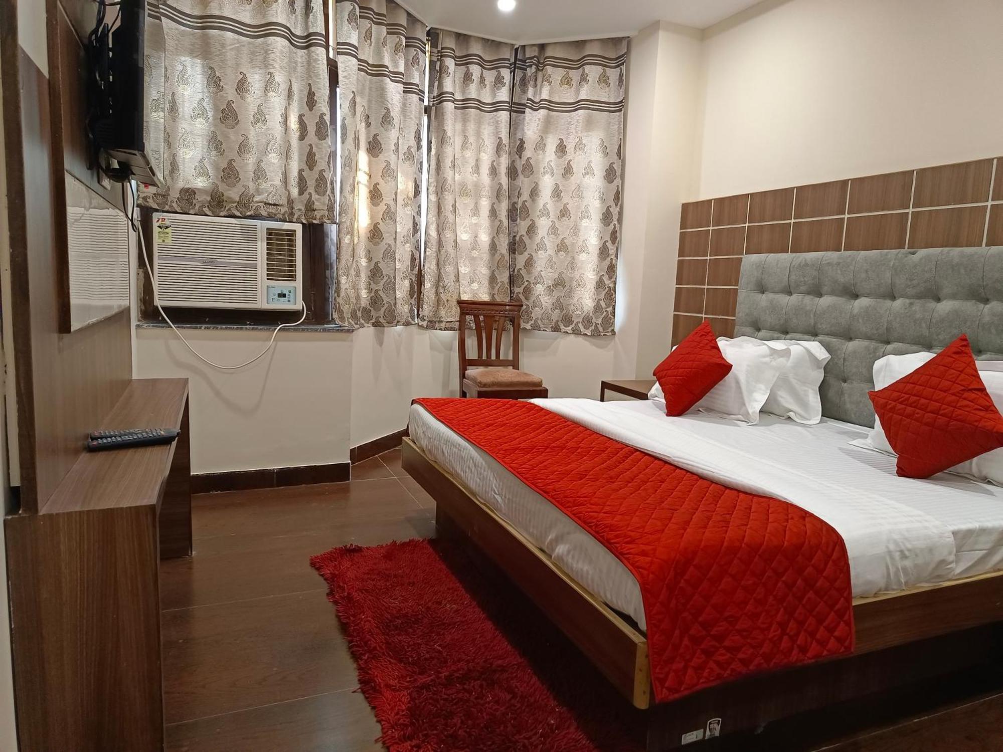 Hotel Batra Home Nizamuddin New Delhi Room photo